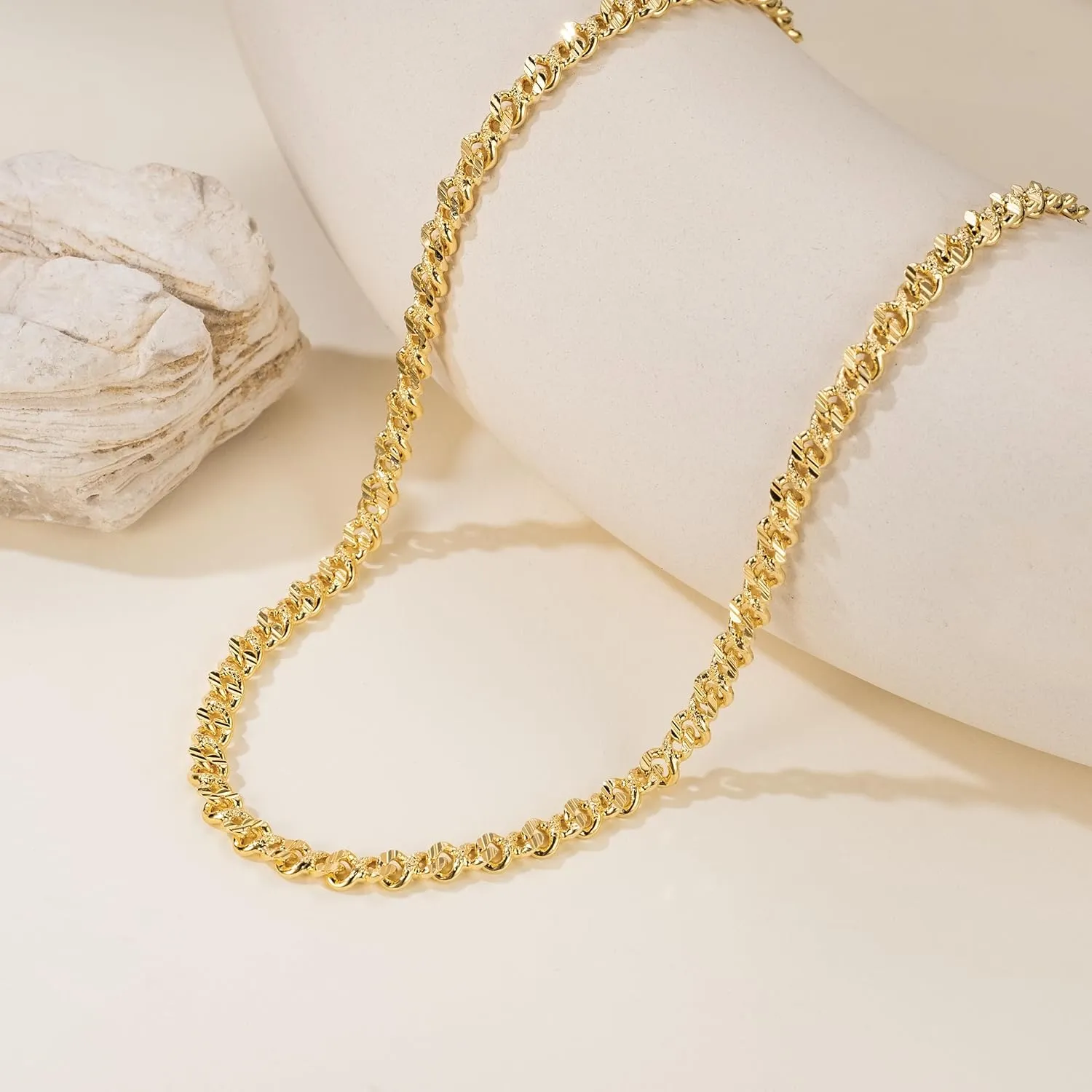 14K Gold Necklaces for Women Diamond Cut Golden Cuban Link Chain for Men Cuban Link Chain for Womens Engraved Patterns Chunky Gold Necklace for Women Non Tarnish 16-24IN