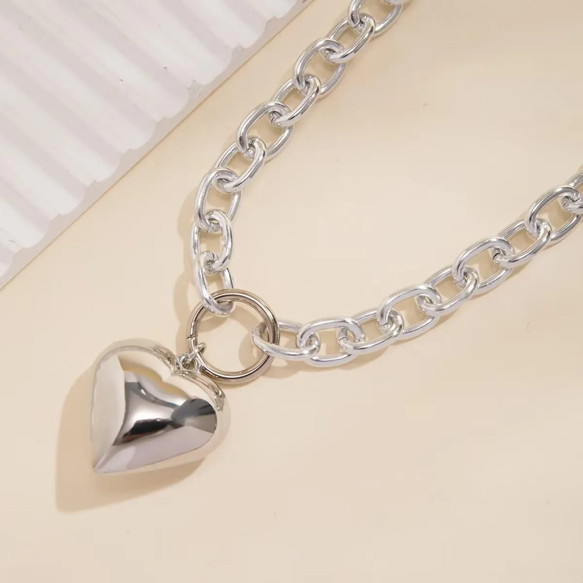 Gold Plated Y2K Big Heart Pendant Necklace for Women Chunky Love Heart Choker Necklace Trendy Jewelry Summer Necklaces