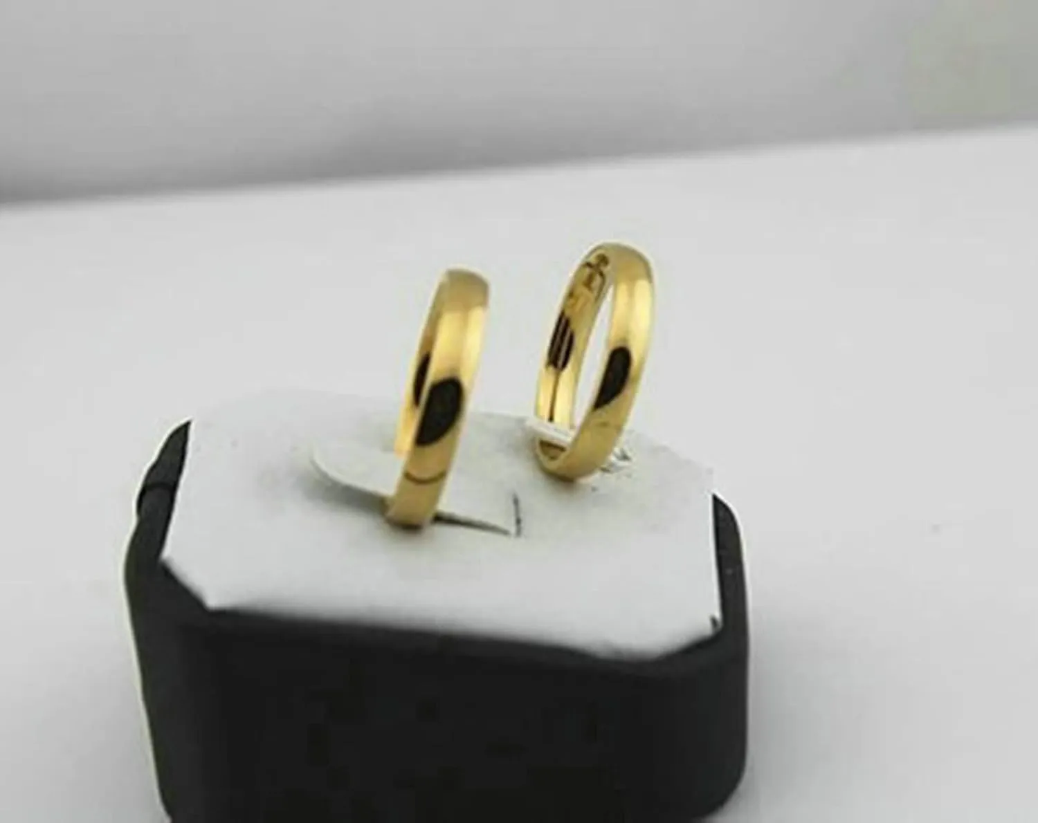 Gualiy Couples Rings Stainless Steel, 4/6mm Width Gold Polished Rings Gold Wedding Band Ring Size 5-13