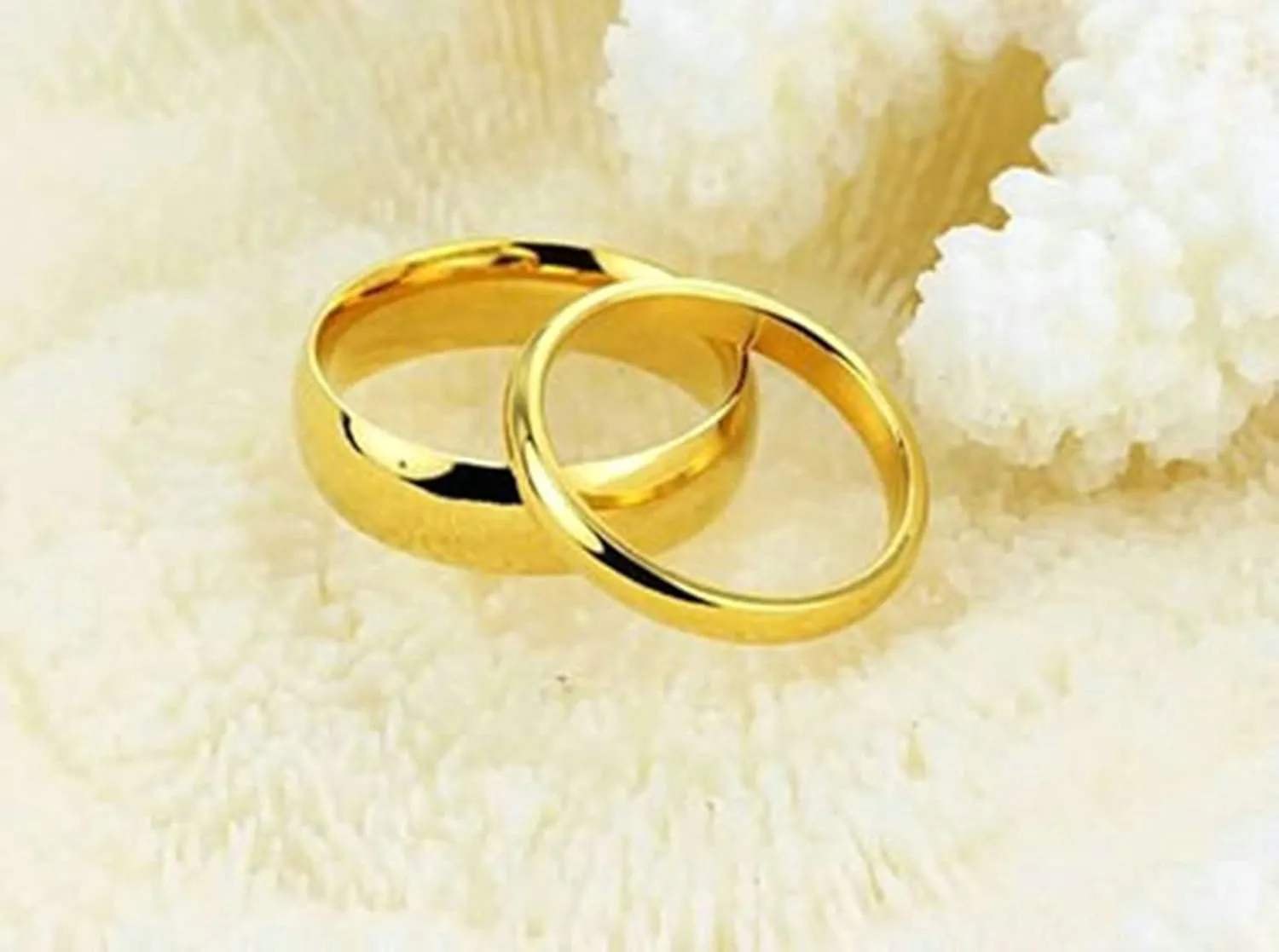 Gualiy Couples Rings Stainless Steel, 4/6mm Width Gold Polished Rings Gold Wedding Band Ring Size 5-13
