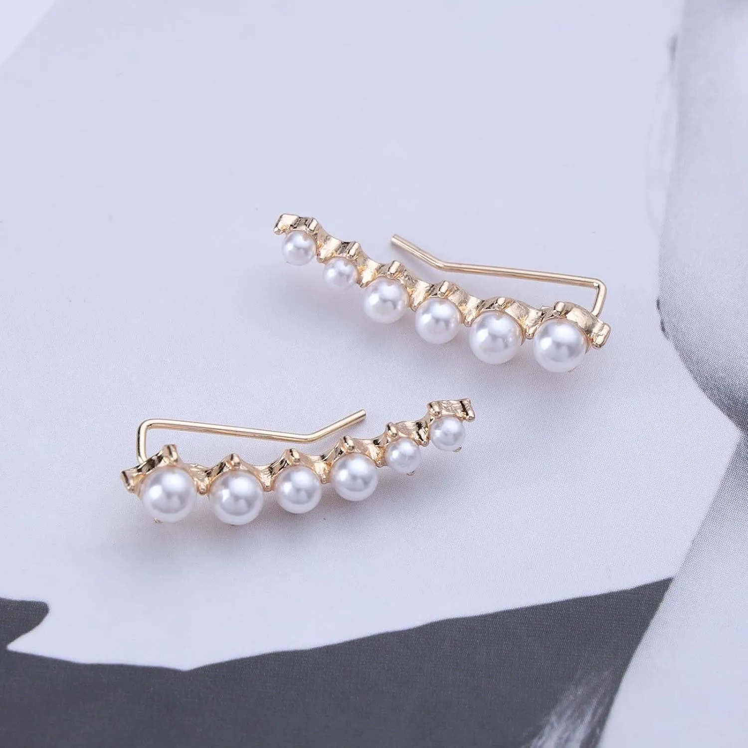 Vintage Pearl Ear Climber Earrings Gold Pearl Climber Crawler Earrings Cluster Pearl Bead Climber Earrings Imitation Pearl Ear Crawler Earrings Vine Wrap Stud Earrings Jewelry for Women