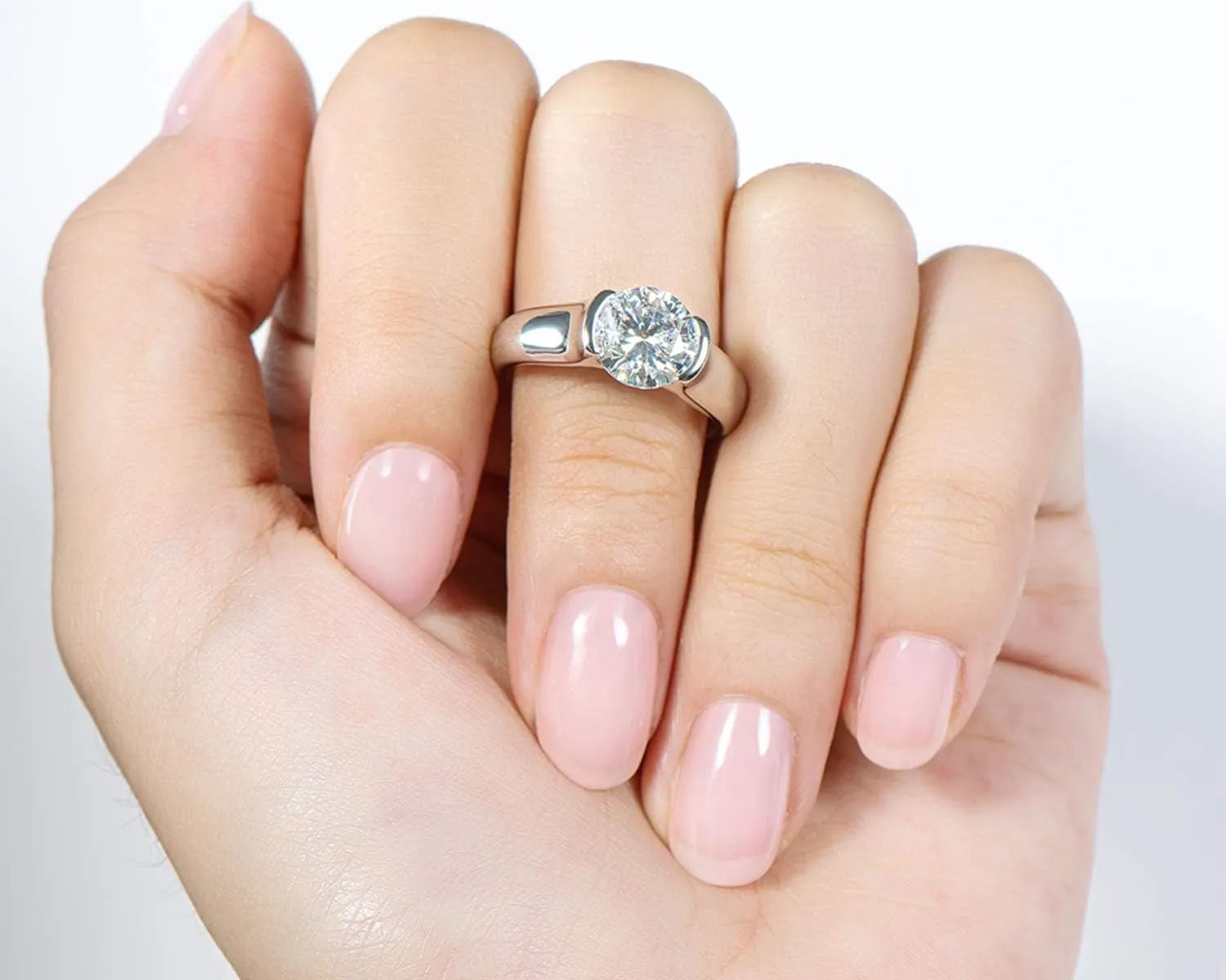 WOAINI 2 Carat Moissanite Ring Solitaire Bezel Setting, Eternity Promise Statement Rings Band with Sterling Silver Gold Plated, Diamond-Alternative Perfect Gifts for Anniversary Wedding Engagement